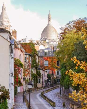 Montmartre au fil des saisons : un voyage à travers la lumière et les émotions